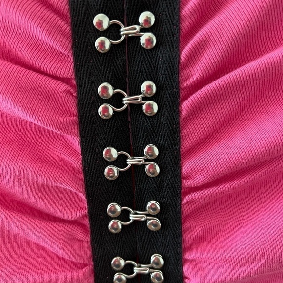 DAYDREAMER HOOK & EYE BABY TEE IN PINK COSMO - Picture 7 of 16